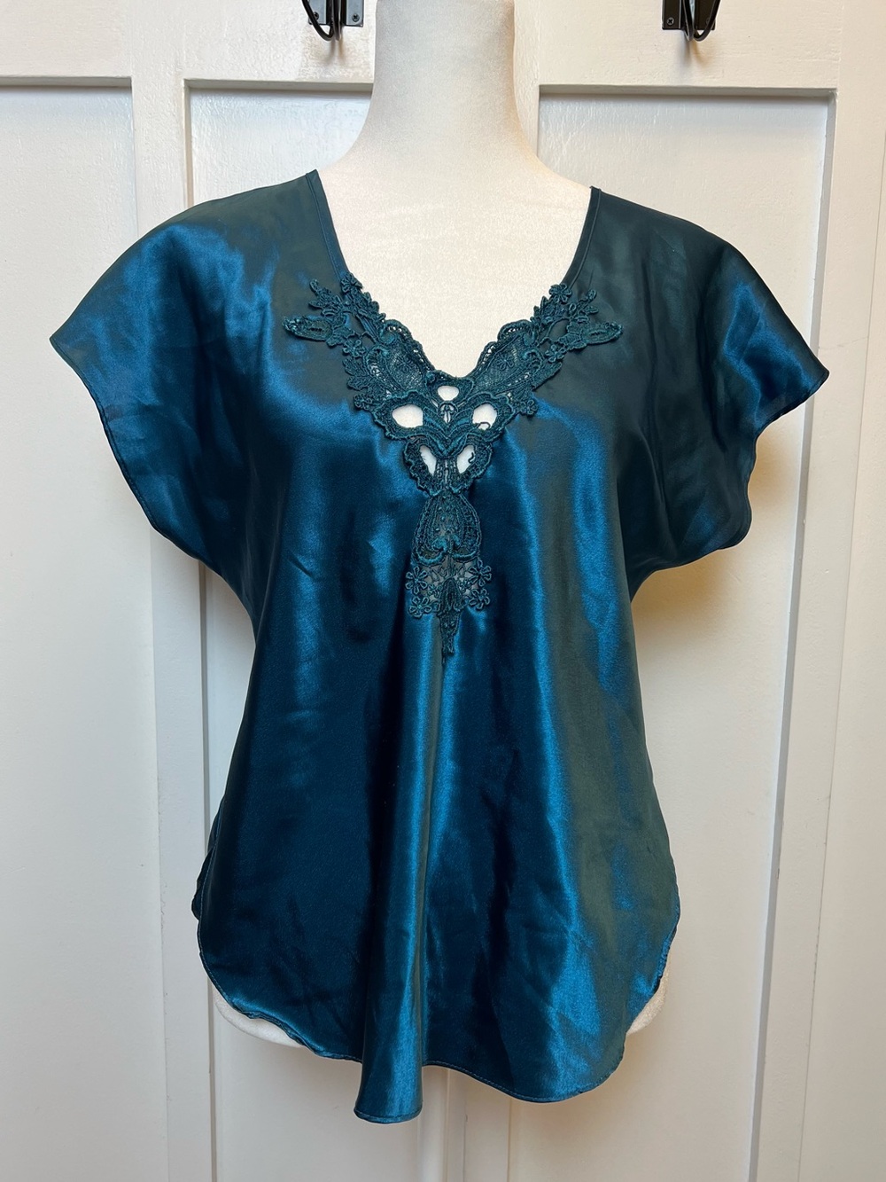 Vintage Women's Small Satin Blue Green Slip Top Blouse Lace Flowy Luxury Preppy